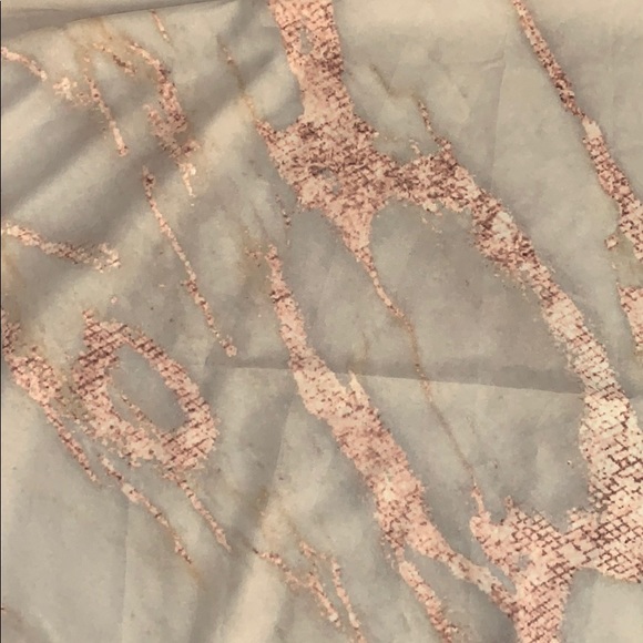 Pink and White Marble Tapestry - Picture 3 of 4